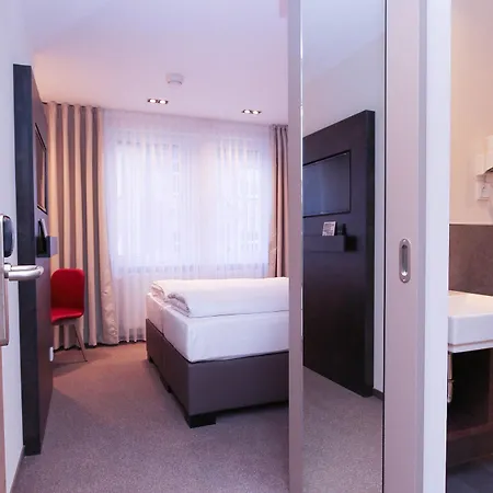 City Hotel Wuerzburg 2*