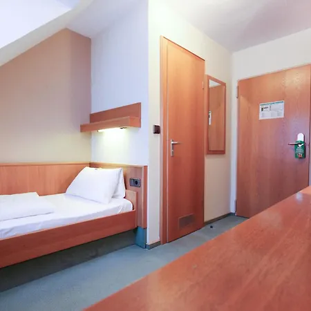 City Hotel Wuerzburg Отель Вюрцбург