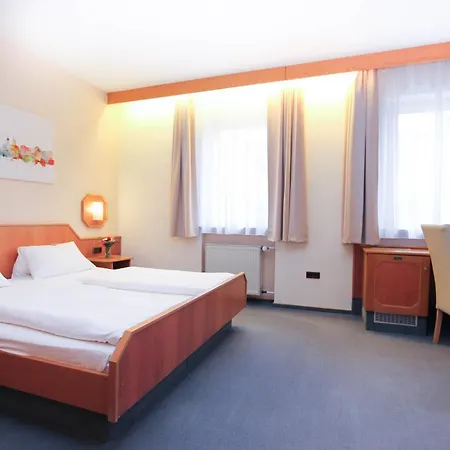 City Hotel Wuerzburg 2*