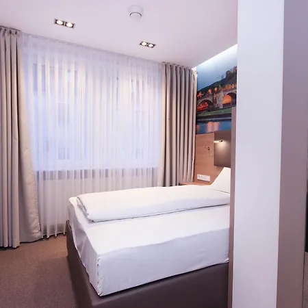 City Hotel Wuerzburg 2*