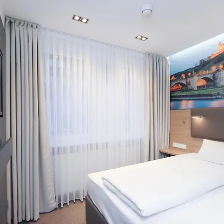 City Hotel Wuerzburg Отель