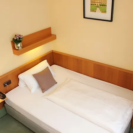 City Hotel Wuerzburg Отель