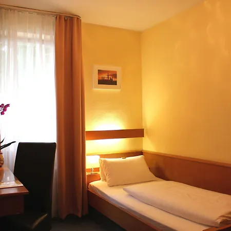 City Hotel Wuerzburg Отель