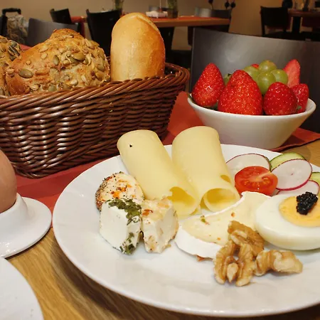 City Hotel Wuerzburg 2* Вюрцбург