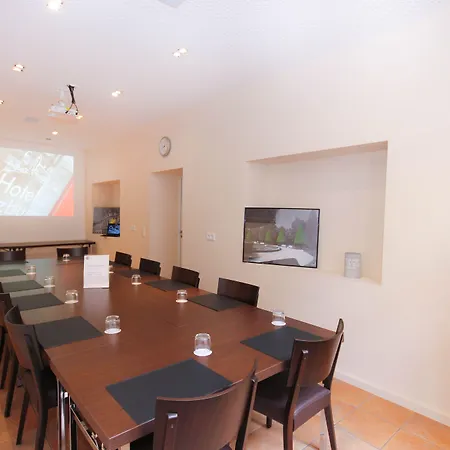 City Hotel Wuerzburg Отель 2*