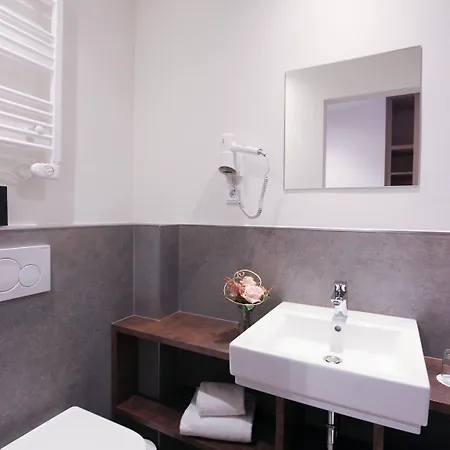 City Hotel Wuerzburg 2*
