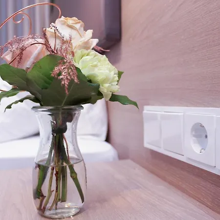 City Hotel Wuerzburg Отель 2*