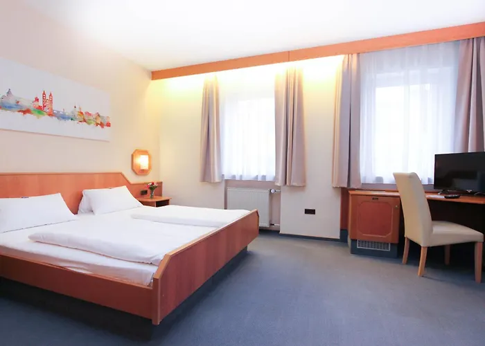 City Hotel Würzburg 2*