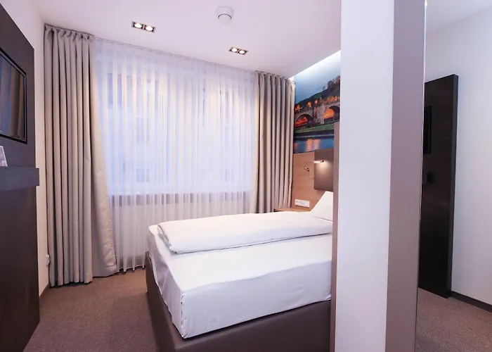 City Hotel Würzburg 2*