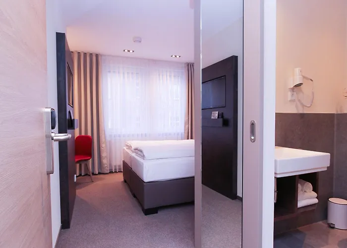 City Hotel Würzburg 2*